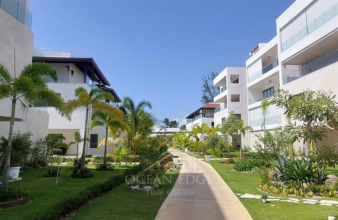 Fancy Ocean-View Penthouse by the Beach in Playa Portillo-las-terrenas-ocean-edge-real-estate (34)