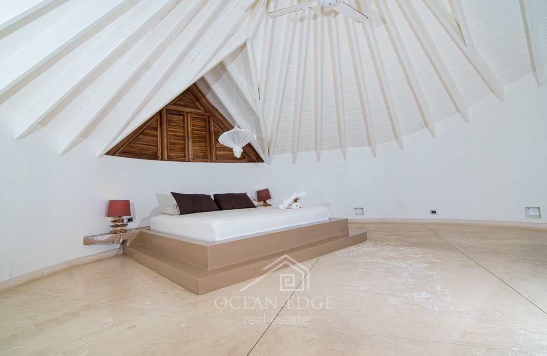 Most Spectacular Beachfront villa on Cosón Beach-las-terrenas-ocean-edge-real-estate-2025 (20)