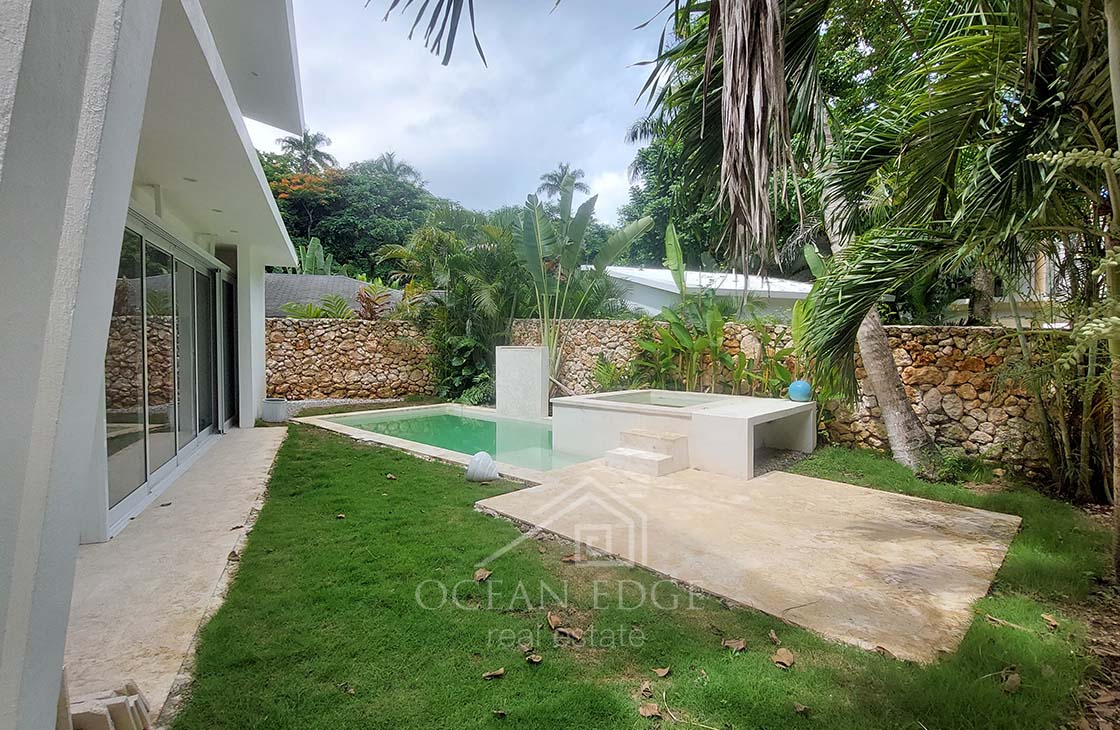 Villa with Pool and Jacuzzi at Bonita Beach-las-terrenas-ocean-edge-real-estate (1)