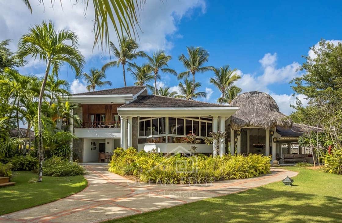 Luxury Redefined in Bonita's Beachfront Gem-las-terrenas-ocean-edge-real-estate (21)