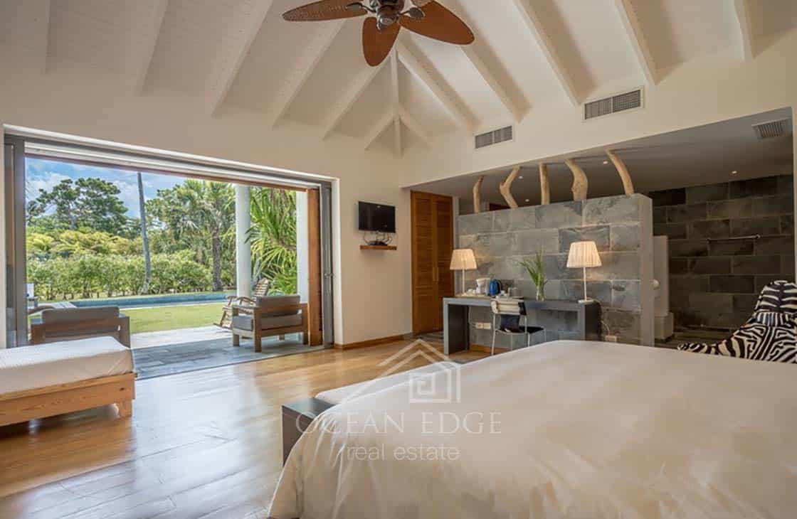 Luxury Redefined in Bonita's Beachfront Gem-las-terrenas-ocean-edge-real-estate (40)