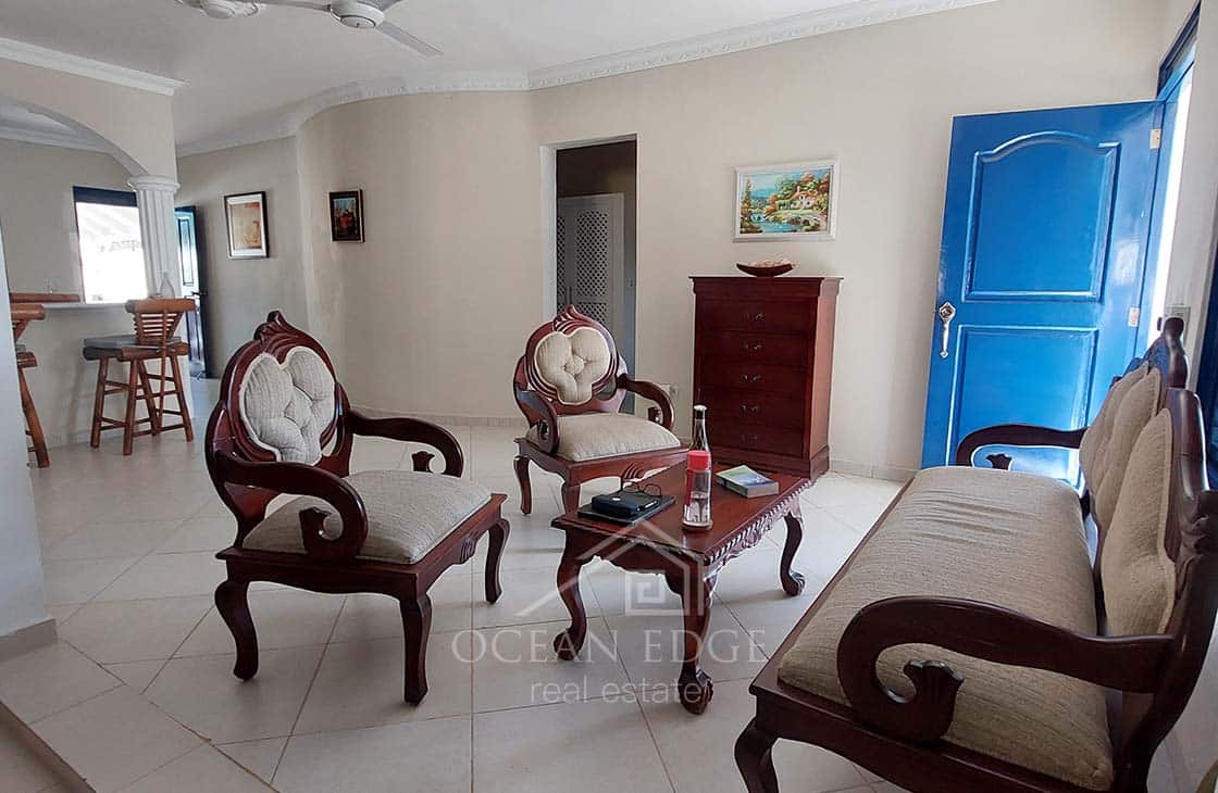 Single-storey house with Large Garden in El Limon-las-terrenas-ocean-edge-real-estate (33)