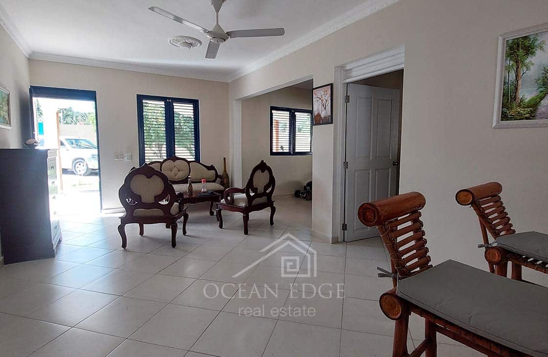 Single-storey house with Large Garden in El Limon-las-terrenas-ocean-edge-real-estate (36)