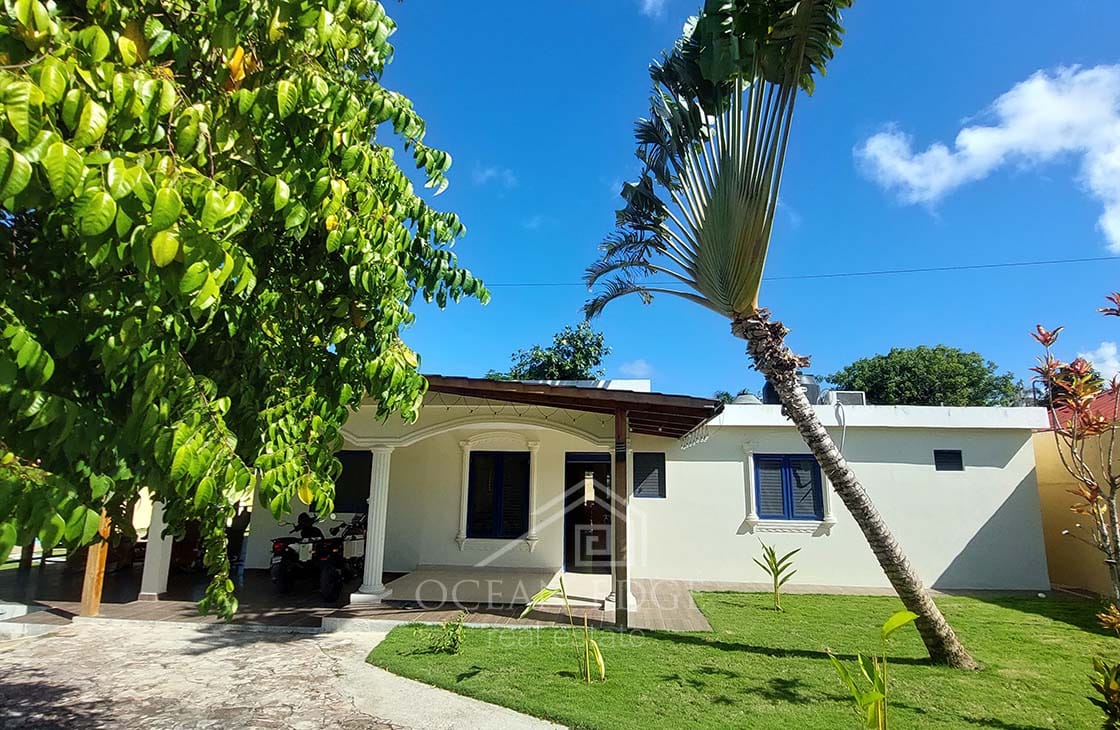 Single-storey house with Large Garden in El Limon-las-terrenas-ocean-edge-real-estate (63)