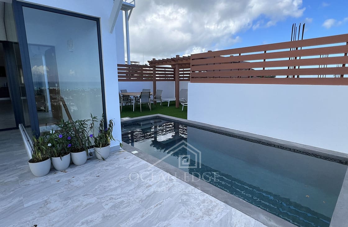 Modern villa in small community overlooking Las Terrenas-ocean-edge-real-estate (12)