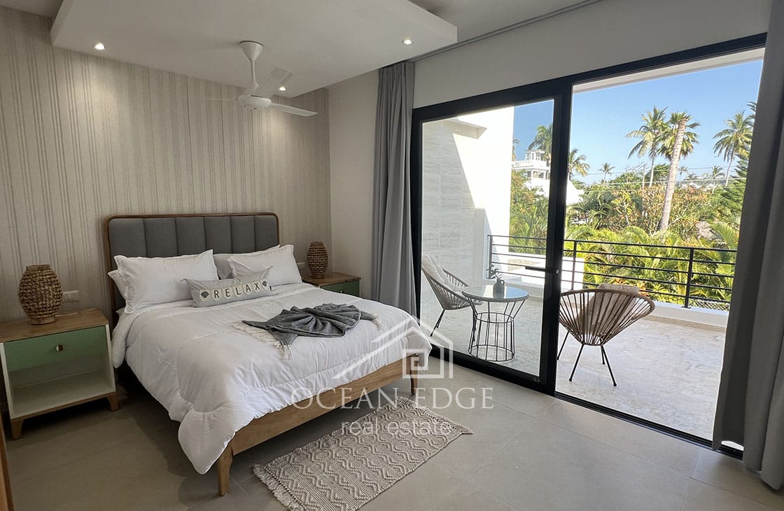 Luxury Turnkey 4-Bed Villa near Las Ballenas Beach-ocean-edge-real-estate (13)