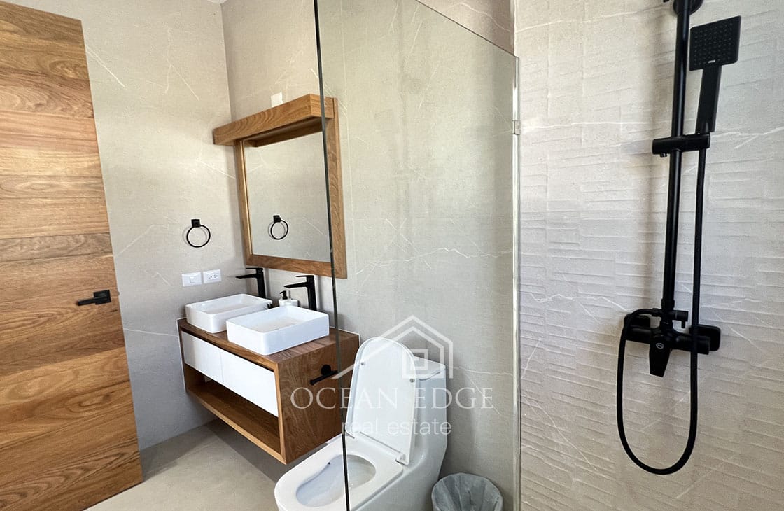 Luxury Turnkey 4-Bed Villa near Las Ballenas Beach-ocean-edge-real-estate (20)