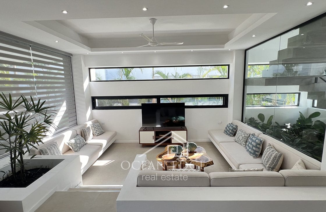Luxury Turnkey 4-Bed Villa near Las Ballenas Beach-ocean-edge-real-estate (26)