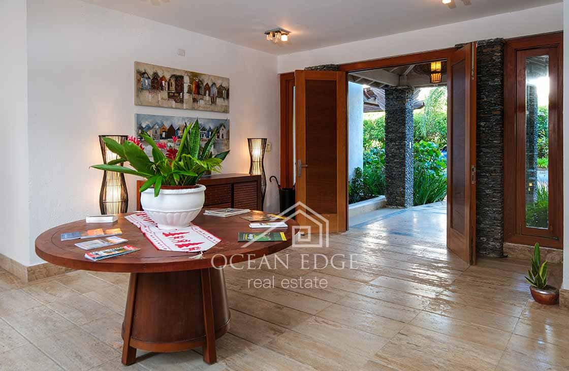 5-Bedroom Villa in the Prestigious Beachfront Community of El Portillo (21)