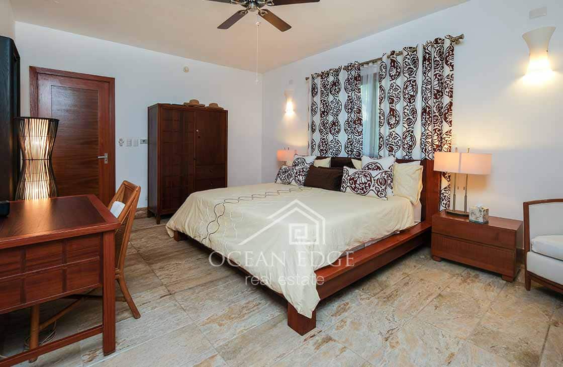 5-Bedroom Villa in the Prestigious Beachfront Community of El Portillo (28)
