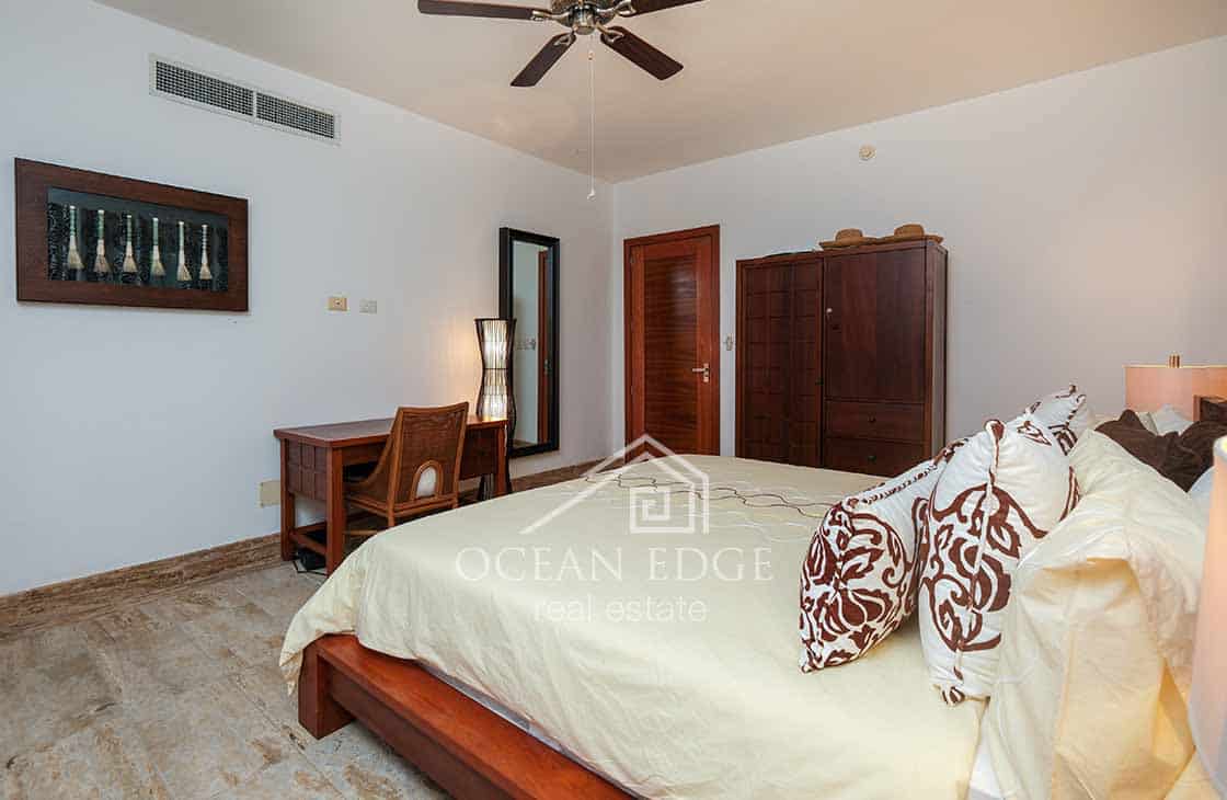 5-Bedroom Villa in the Prestigious Beachfront Community of El Portillo (29)