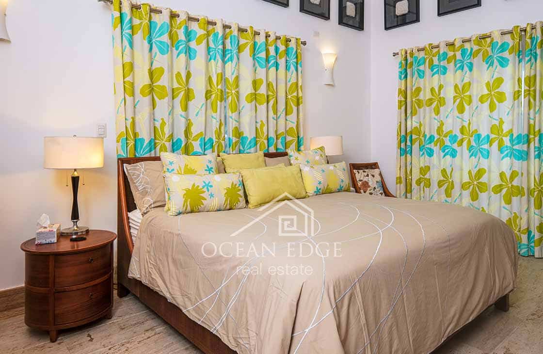 5-Bedroom Villa in the Prestigious Beachfront Community of El Portillo (55)