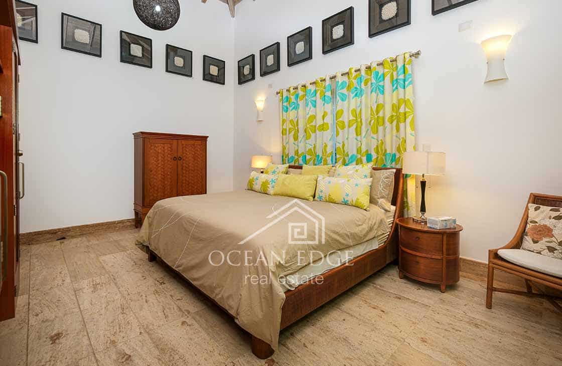 5-Bedroom Villa in the Prestigious Beachfront Community of El Portillo (56)