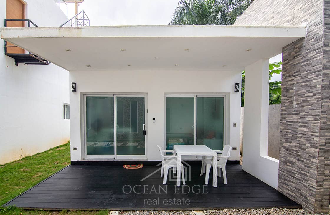 Tiny house for sale near Coson beach - Las Terrenas Real Estate - Ocean Edge Dominican Republic (1)
