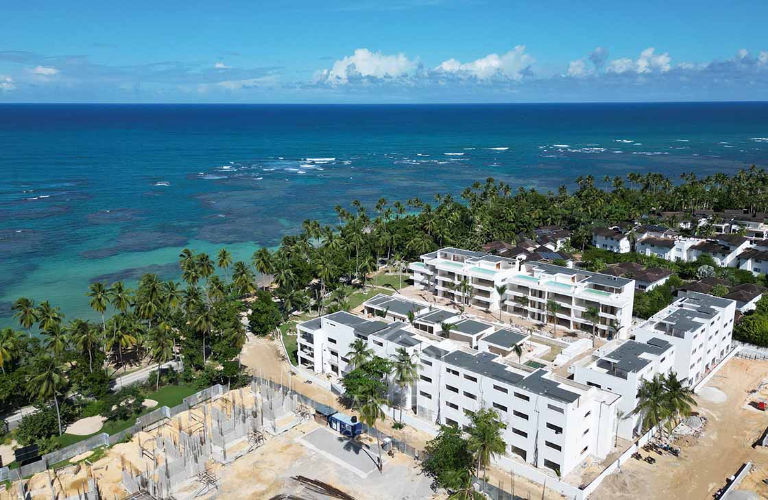 Beachfront Penthouse with private pool on Portillo Beach-las-terrenas-ocean-edge-real-estate-Dec (4)