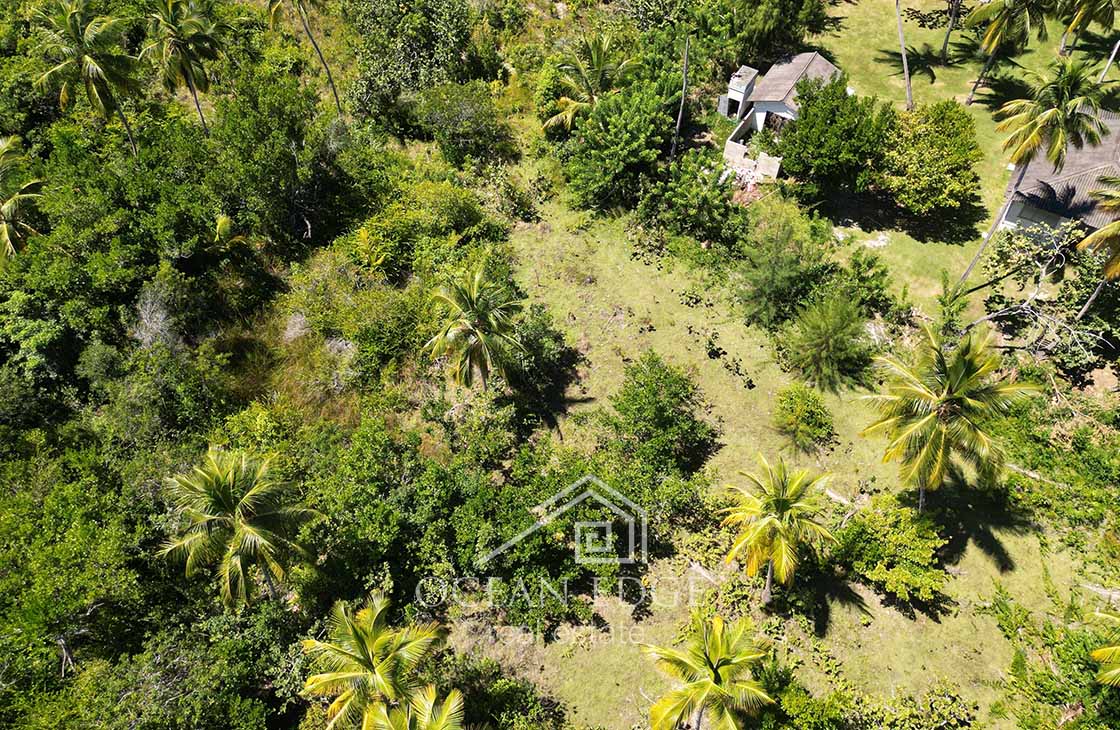 1,000 square meter lot in second line of Estillero beach