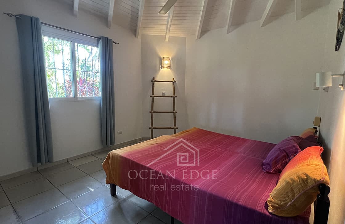 Spacious house with amazing view in El Limon-ocean-edge-real-estate-ori (20)