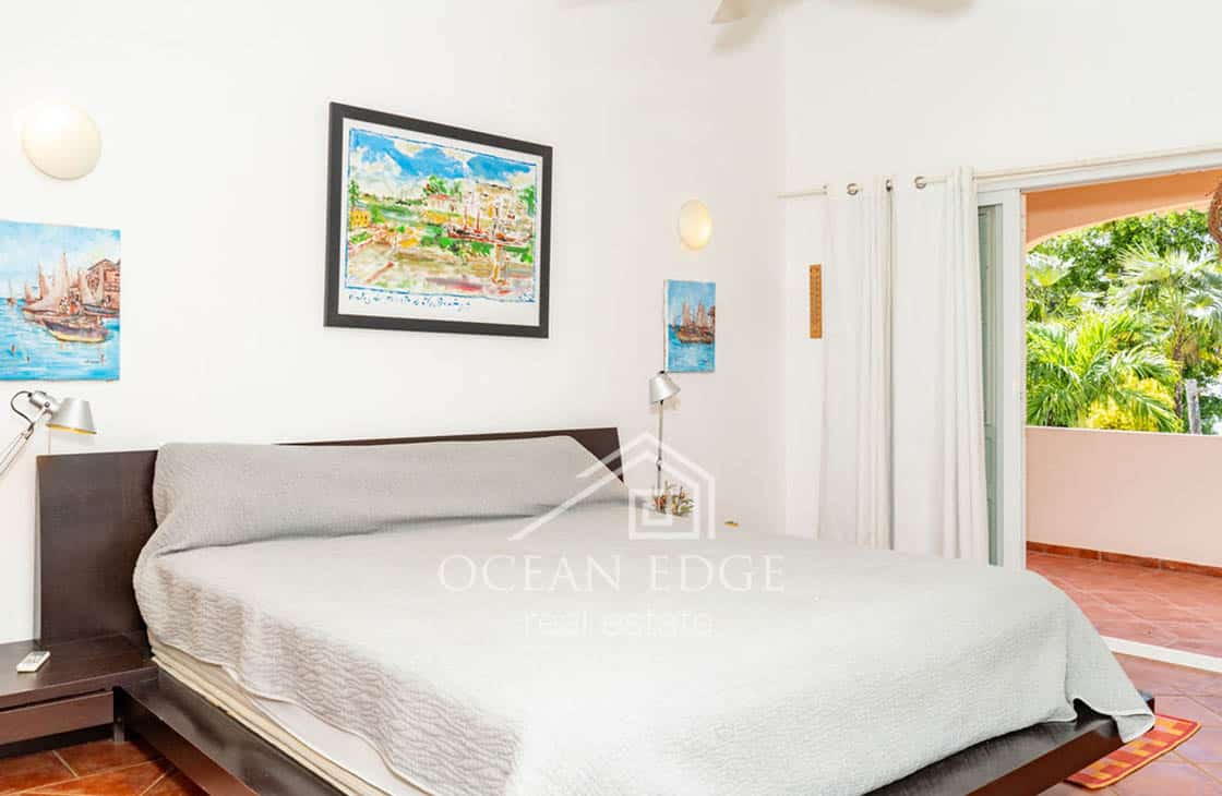 Beachfront vacation 4-br house on Playa Las Ballenas-las-terrenas-ocean-edge-real-estate (40)