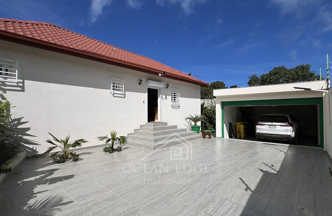 Luxury villa near waterfall in Limon-las-terrenas-ocean-edge-real-estate (43)