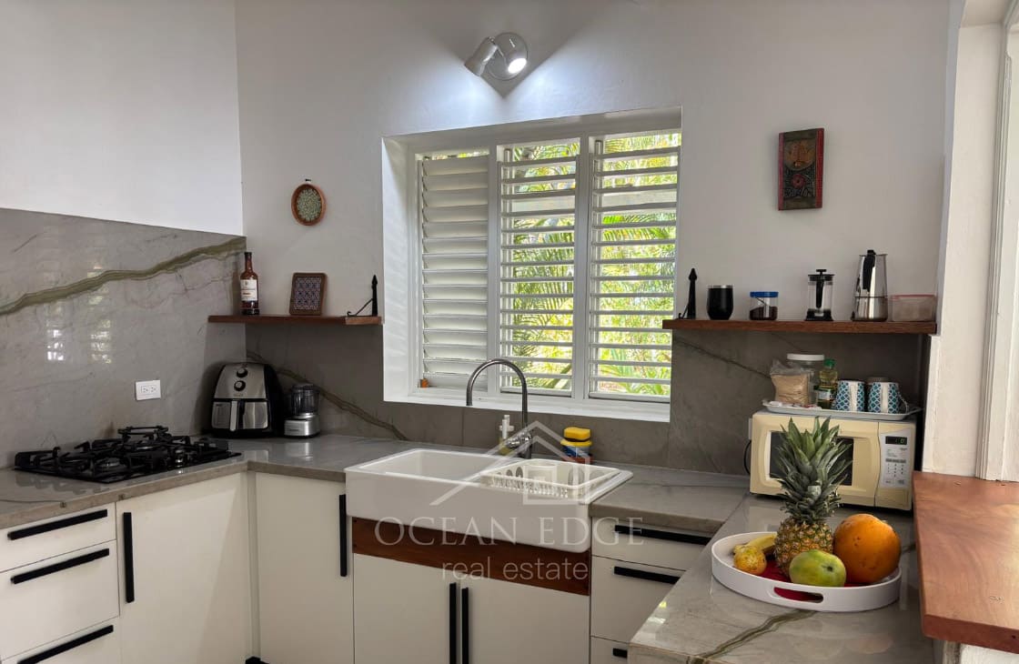 Renovated Townhouse in small community with pool-ocean-edge-real-estate-2025-40
