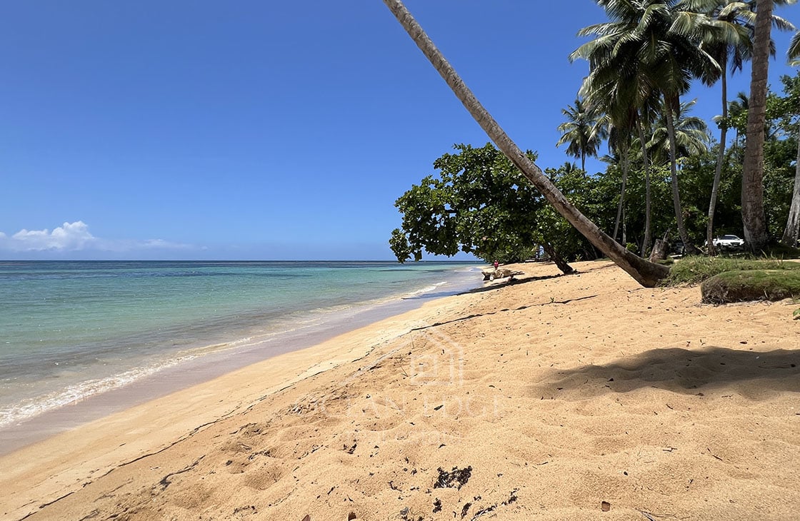 Upscale condos on Presale on El Portillo Beachfront-las-terrenas-ocean-edge-real-estate (6)