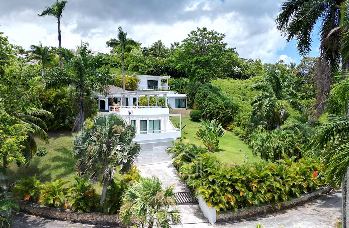 Architect-villa-in-beachfront-community-Esperanza-las-terrenas-ocean-edge-real-estate-drone