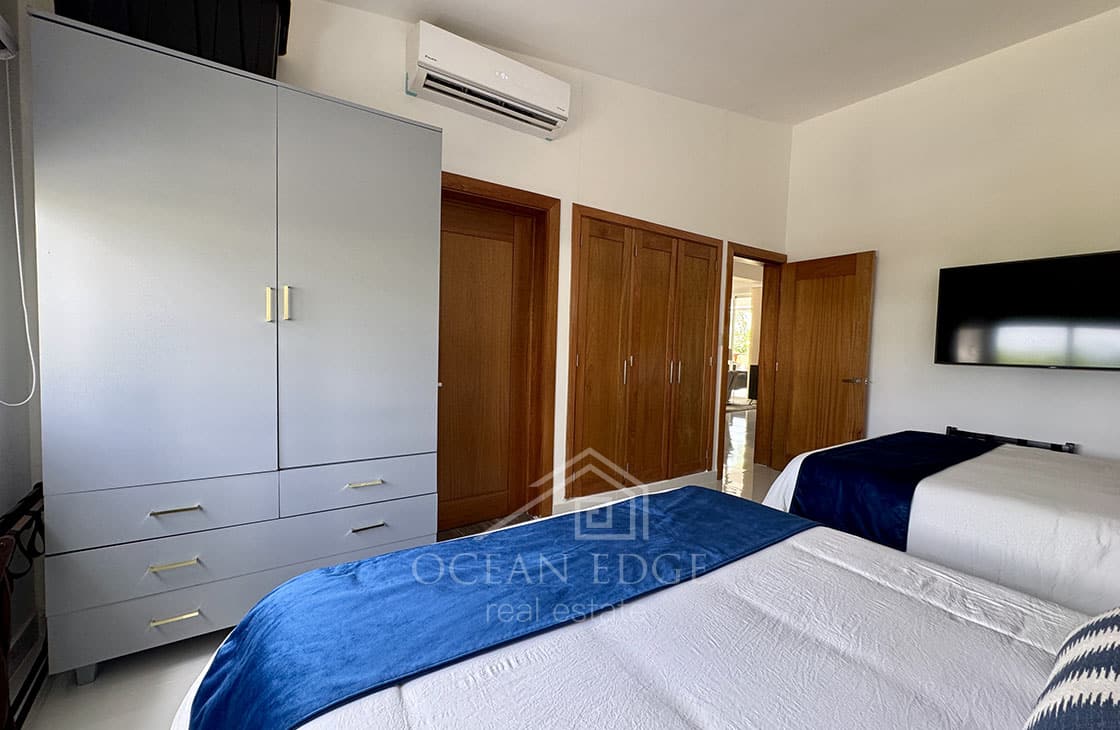 Elegant 3-Bedroom Penthouse near Coson beach-las-terrenras-coson (10)