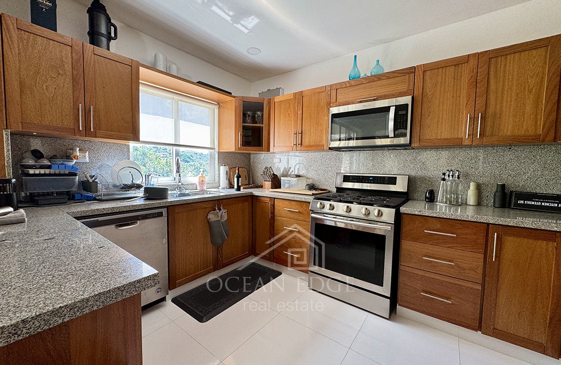 Elegant 3-Bedroom Penthouse near Coson beach-las-terrenras-coson (12)
