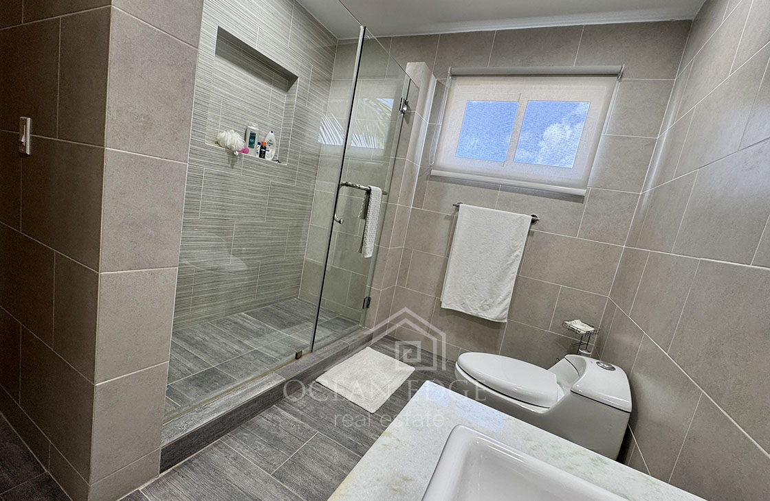 Elegant 3-Bedroom Penthouse near Coson beach-las-terrenras-coson (7)