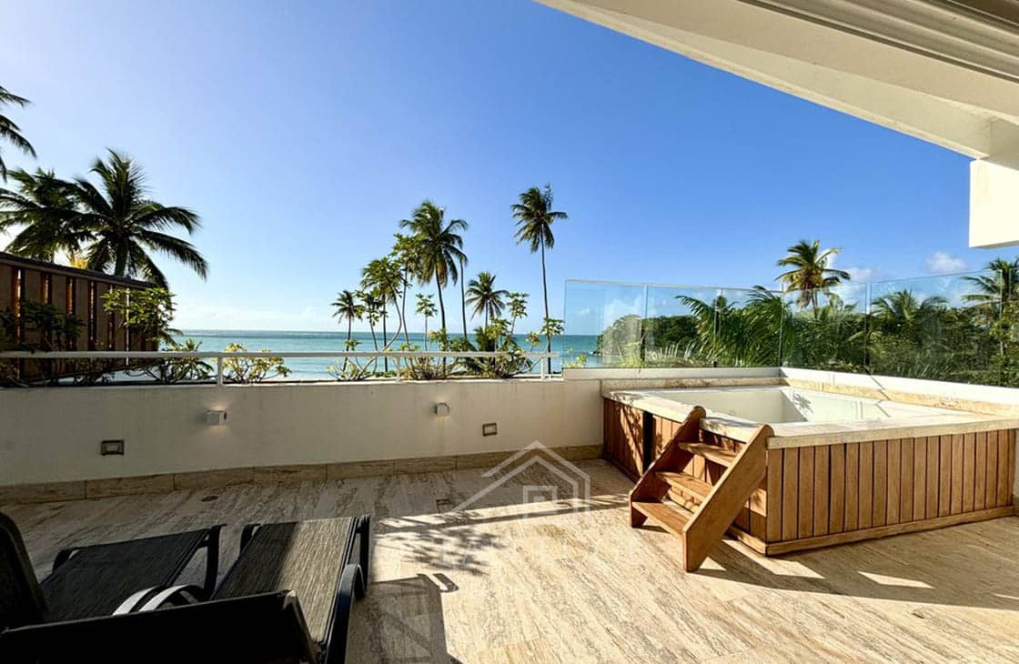 Elegant Seafront Penthouse in Exclusive Playa Bonita Community-las-terrenas-ocean-edge-real-estate (3)