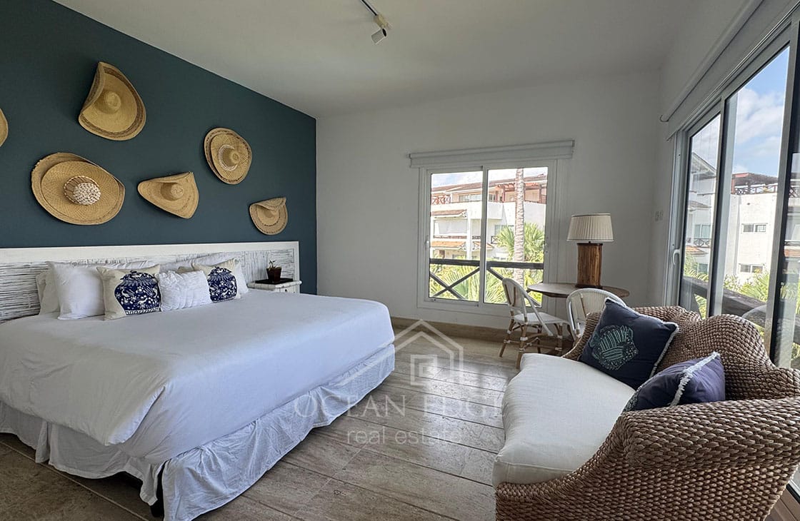 Beachfront 3-bed Luxury Penthouse in Portillo Beach-las-terrenas-ocean-edge-real-estate (22)