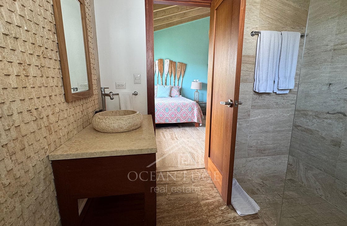 Beachfront 3-bed Luxury Penthouse in Portillo Beach-las-terrenas-ocean-edge-real-estate (28)