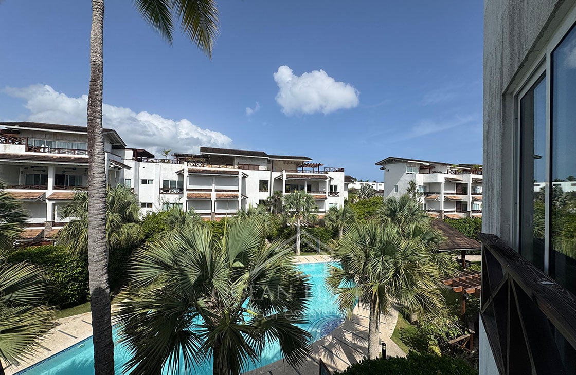 Beachfront 3-bed Luxury Penthouse in Portillo Beach-las-terrenas-ocean-edge-real-estate (30)