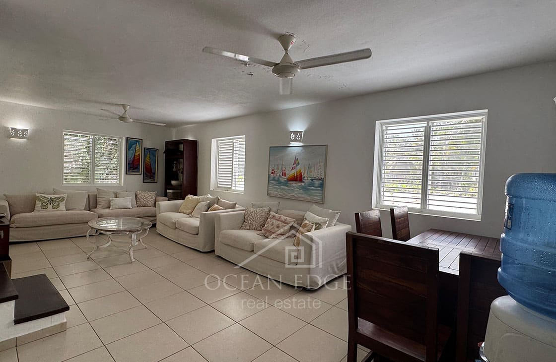 Charming 3-Bed Colonial Home Steps from Playa Popy-las-terrenas-ocean-edge-real-estate (11)