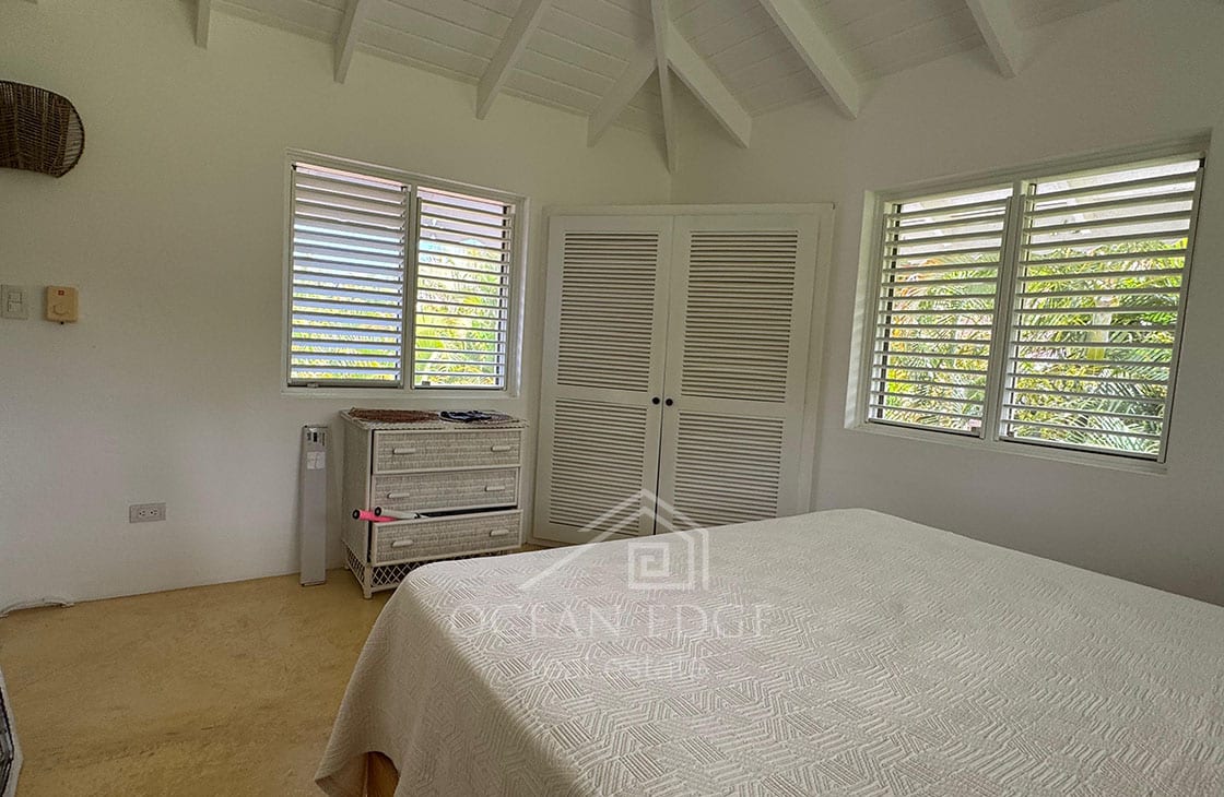Charming 3-Bed Colonial Home Steps from Playa Popy-las-terrenas-ocean-edge-real-estate (14)