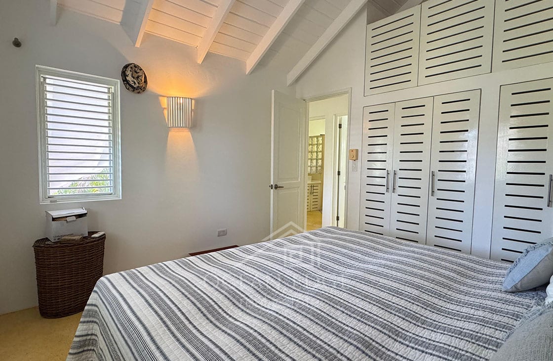 Charming 3-Bed Colonial Home Steps from Playa Popy-las-terrenas-ocean-edge-real-estate (17)