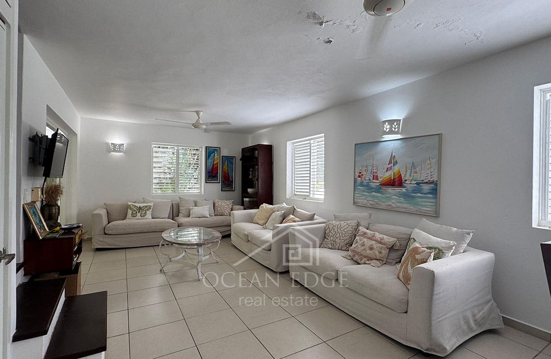 Charming 3-Bed Colonial Home Steps from Playa Popy-las-terrenas-ocean-edge-real-estate (20)