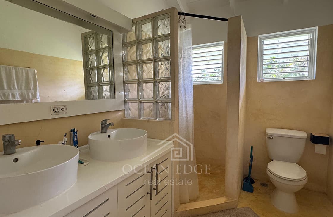 Charming 3-Bed Colonial Home Steps from Playa Popy-las-terrenas-ocean-edge-real-estate (26)