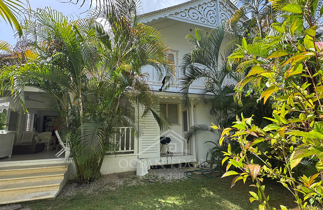 Charming 3-Bed Colonial Home Steps from Playa Popy-las-terrenas-ocean-edge-real-estate (3)
