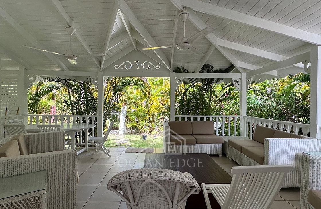 Charming 3-Bed Colonial Home Steps from Playa Popy-las-terrenas-ocean-edge-real-estate (4)