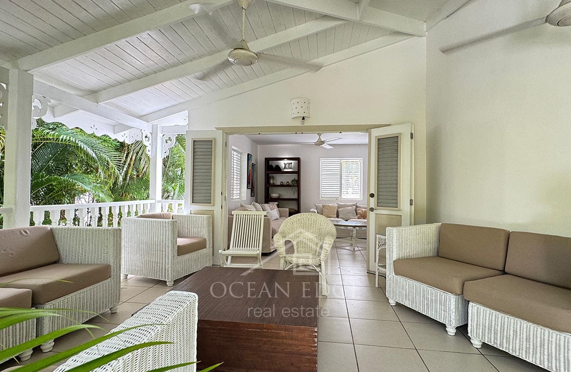 Charming 3-Bed Colonial Home Steps from Playa Popy-las-terrenas-ocean-edge-real-estate (5)