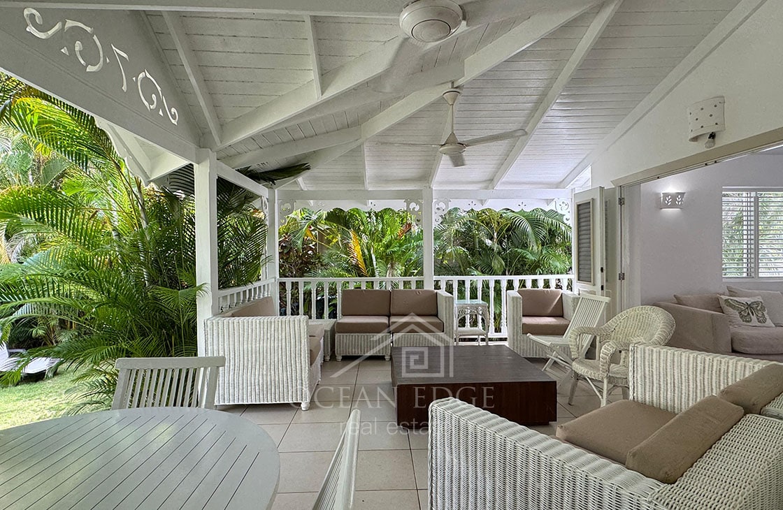 Charming 3-Bed Colonial Home Steps from Playa Popy-las-terrenas-ocean-edge-real-estate (6)