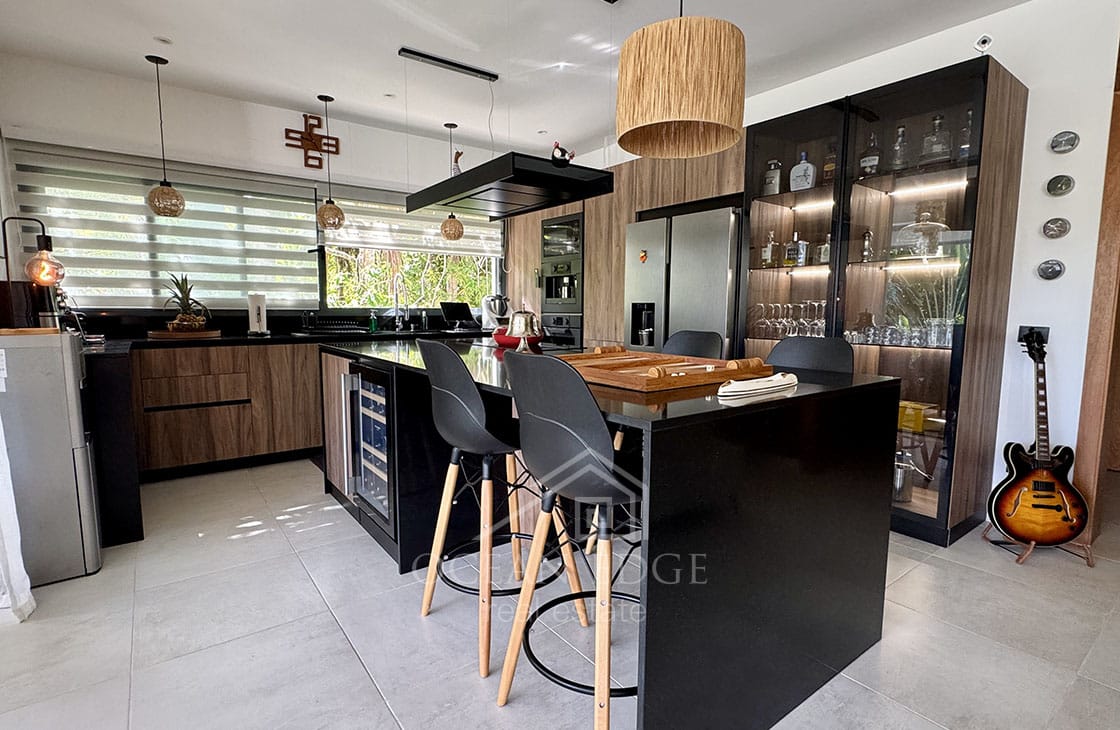 Upscale 3-bed Penthouse for luxury lifetstyle in Bonita Beach-las-terrenas-ocean-edge-real-estate (2)