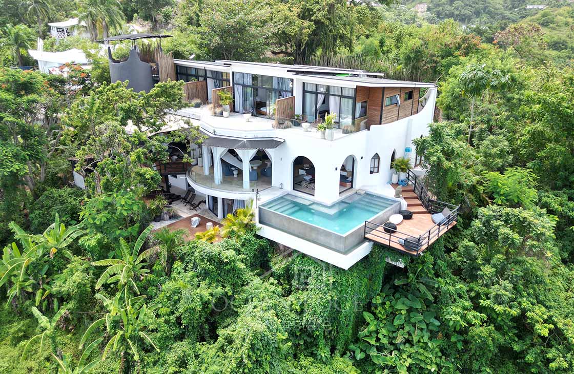 8-br luxury villa with panoramic ocean view