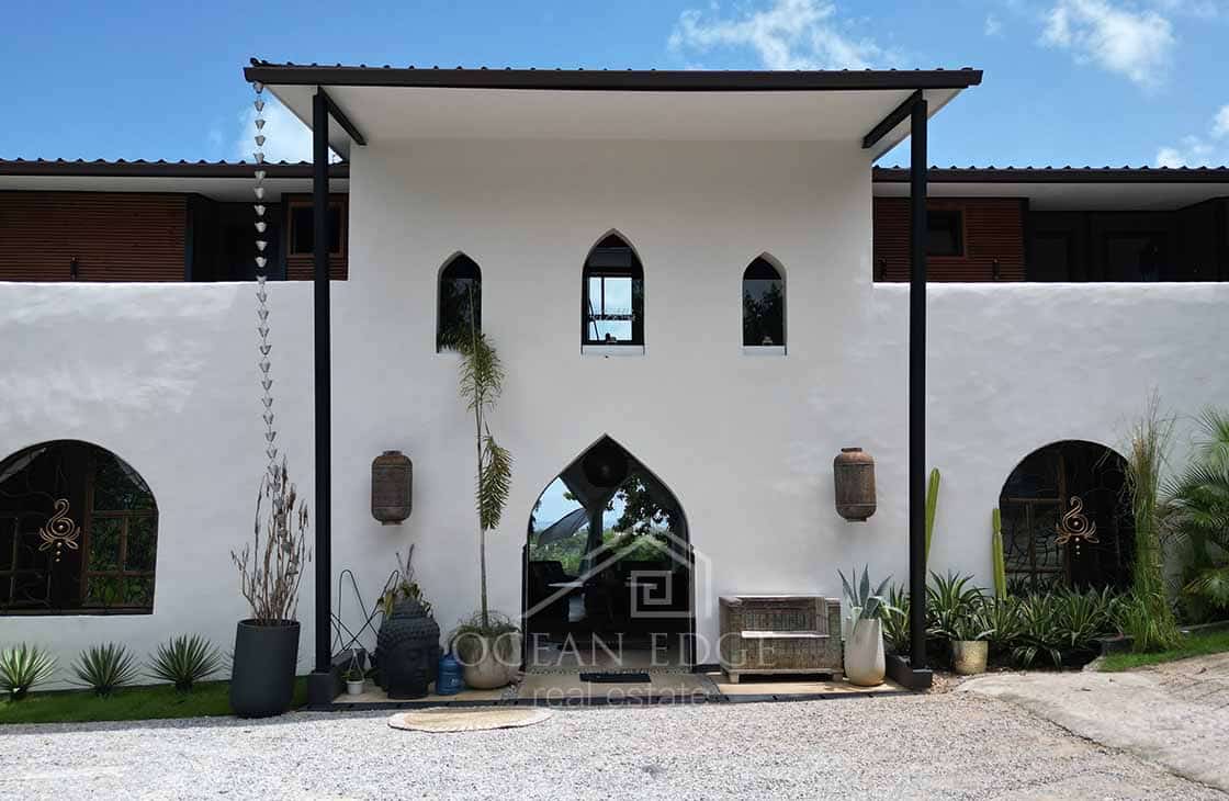 8-br luxury villa with panoramic ocean view