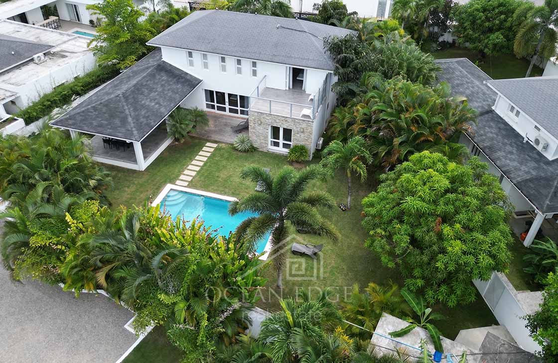 5-br house & tropical garden near Punta Popy beach
