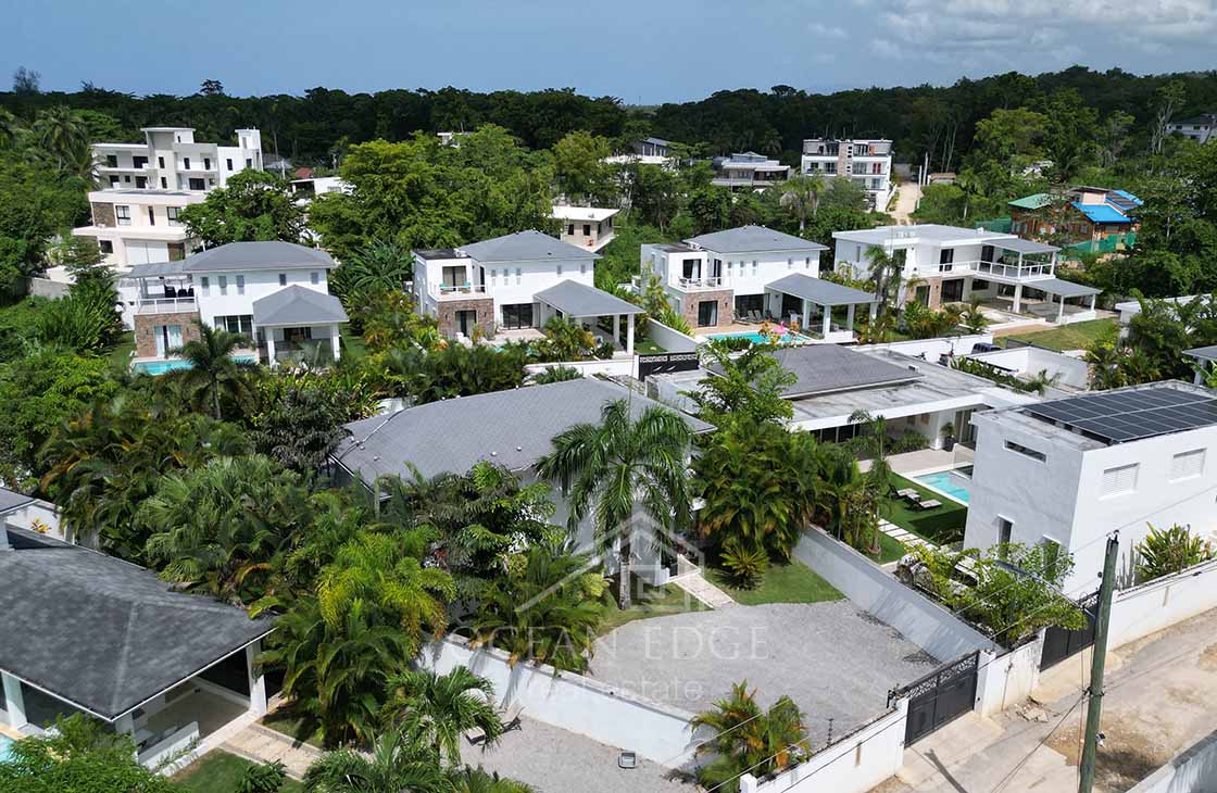 5-br house & tropical garden near Punta Popy beach-las-terrenas-ocean-edge-real-estate (51)