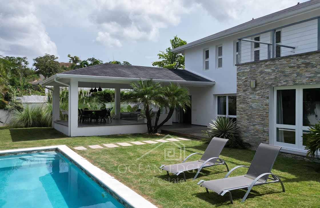 5-br house & tropical garden near Punta Popy beach