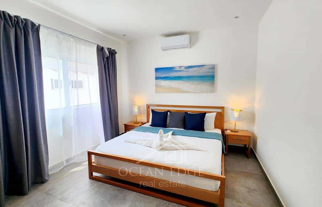 Modern 4-br duplex Penthouse with elevator near Playa Popy-las-terrenas-ocean-edge-real-estate (16)