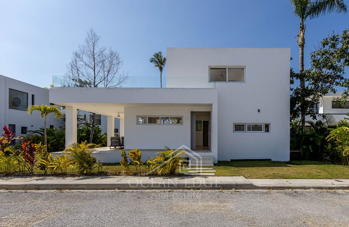 New Build 4-Bedroom Beach house on Coson Bay-las-terrenas-ocean-edge-real-estate (1)